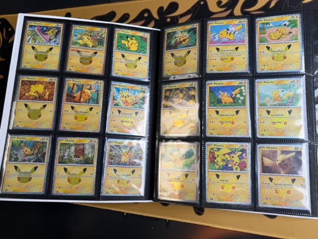 Master Set Pikachu 30th Celebrations